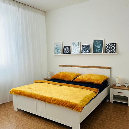 Studio Apartment Bluebell บราติสลาวา ภายนอก รูปภาพ